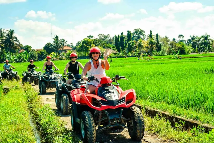 Paket ATV Bali Ubud dengan lintasan asri di jalur persawahan