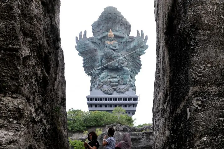 Suasana cuaca cerah di Garuda Wisnu Kencana Bali saat musim kemarau