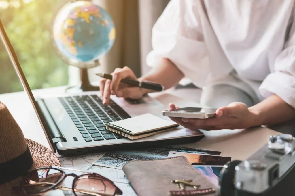 booking dinner jimbaran romantis lebih aman dengan reservasi dekor candle light dan private beach