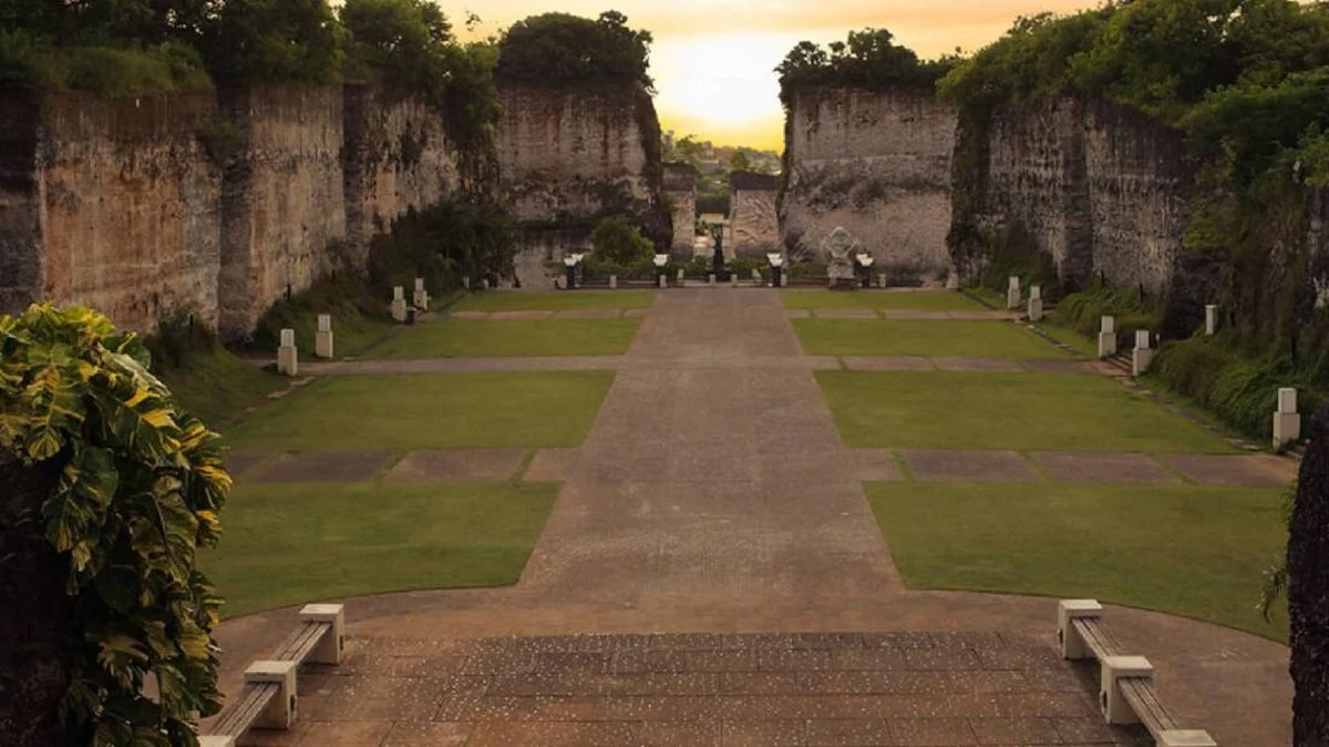 Lotus Pond Garuda Wisnu Kencana sebagai area event dan konser di Bali
