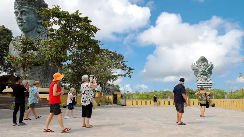 Pakaian nyaman untuk berkunjung ke Garuda Wisnu Kencana Bali