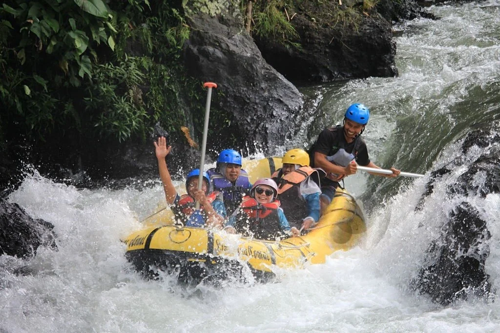tingkat kesulitan rafting telaga waja karangasem bali dengan jeram sungai untuk pemula di Bali