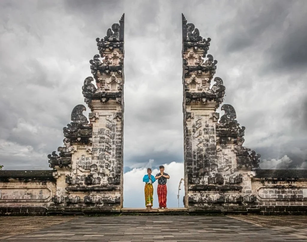 Pura Lempuyang Gate of Heaven dengan latar Gunung Agung di Bali Timur